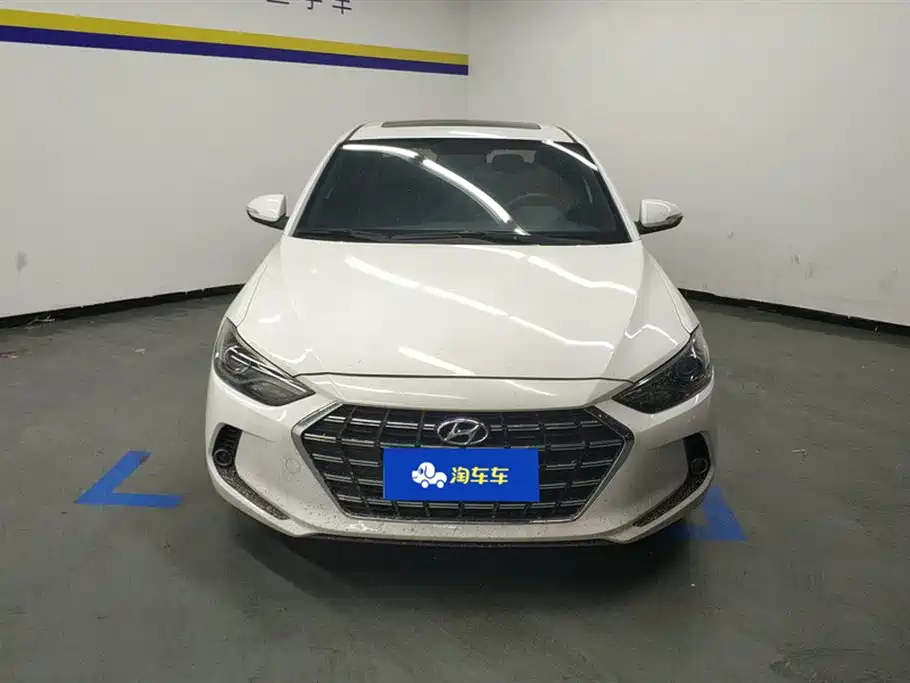 Hyundai Elantra 2020 — фото 2