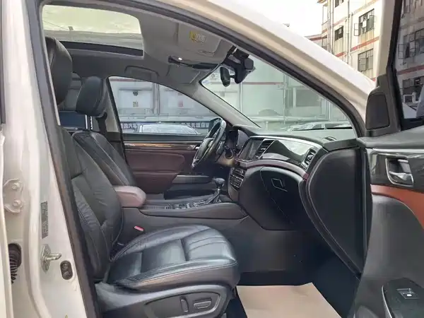 GAC Trumpchi GS8 2018