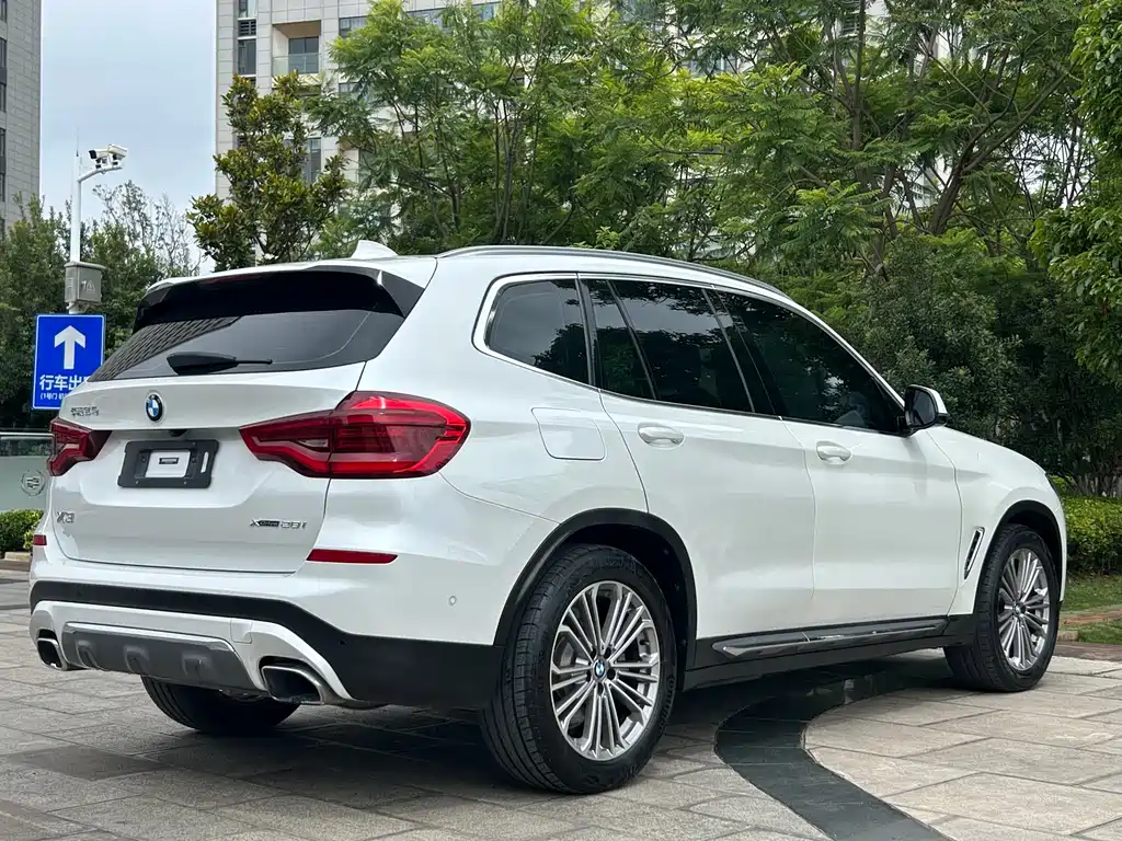 BMW X3 2018 — фото 9
