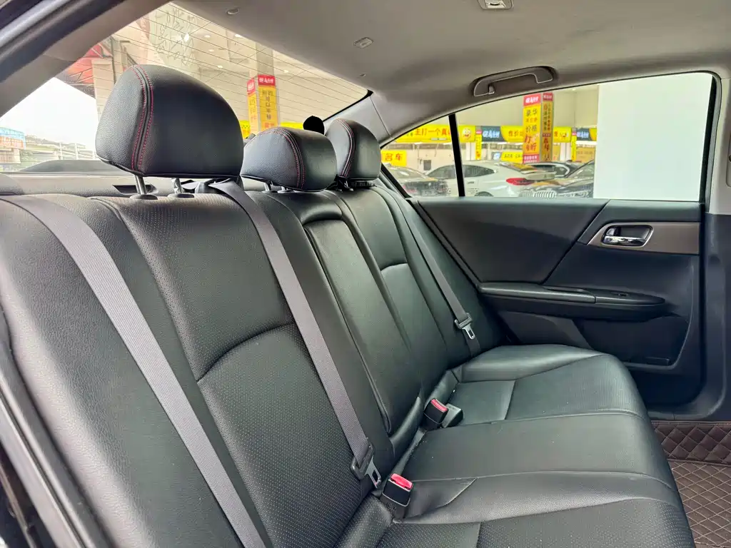 Honda Accord 2015 — фото 11