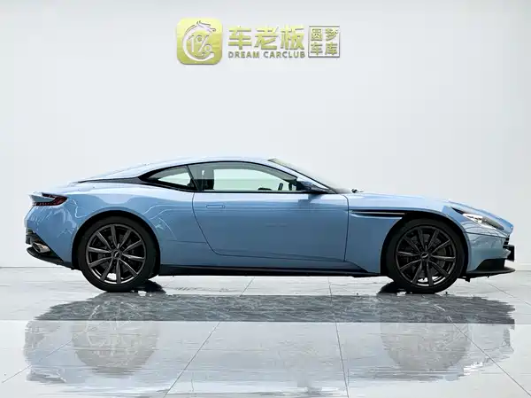 Aston Martin DB11 2020