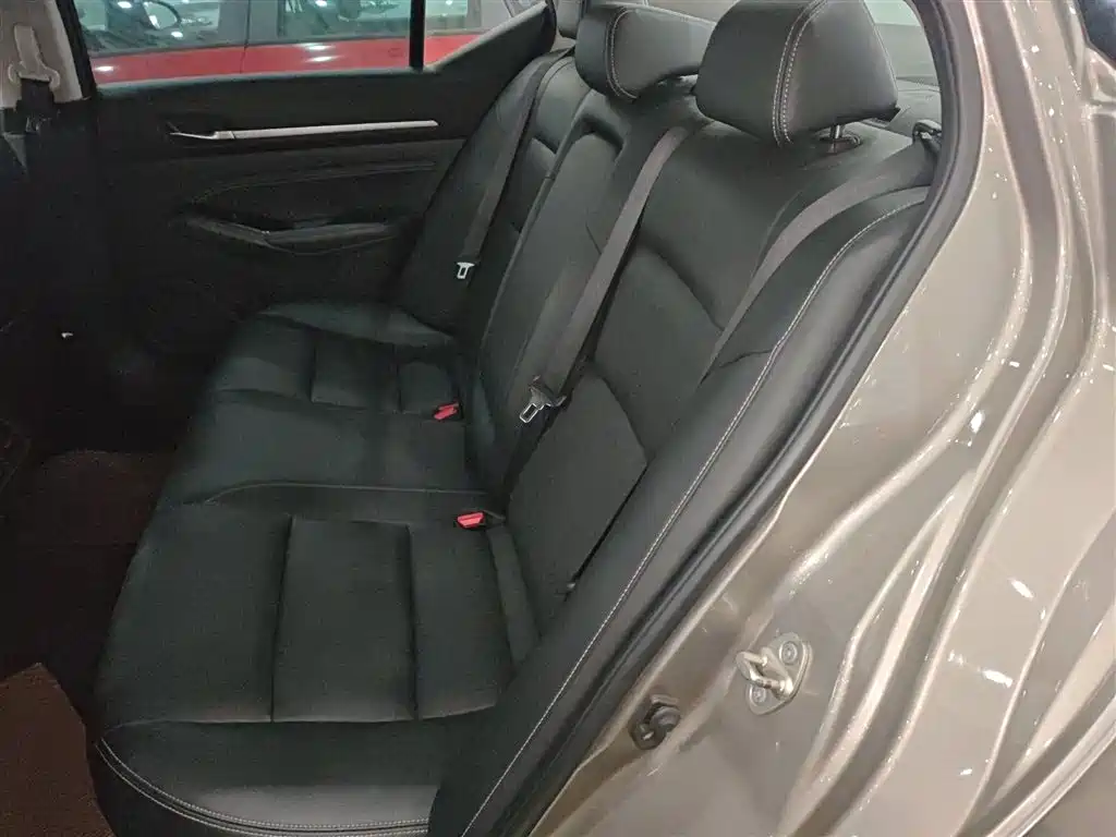 Nissan Teana 2023 — фото 17