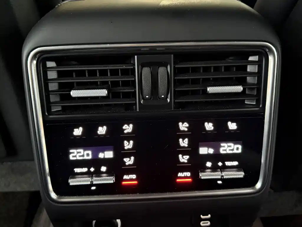Porsche Cayenne 2023 — фото 15