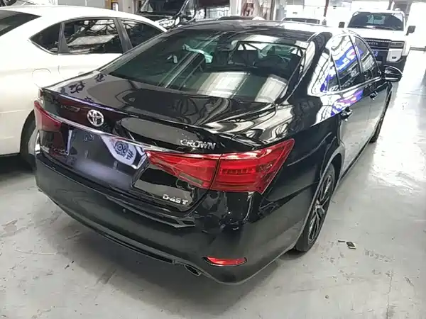 Toyota Crown 2018