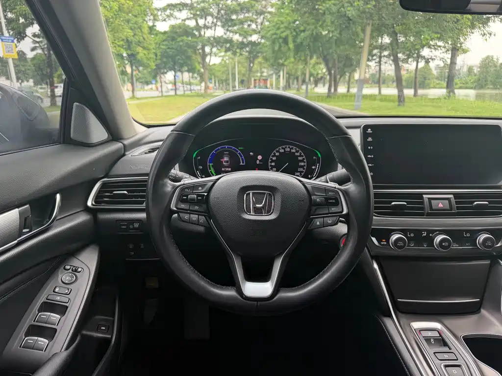 Honda Accord 2022 — фото 13