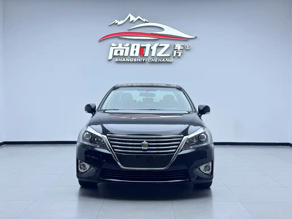 Toyota Crown 2012