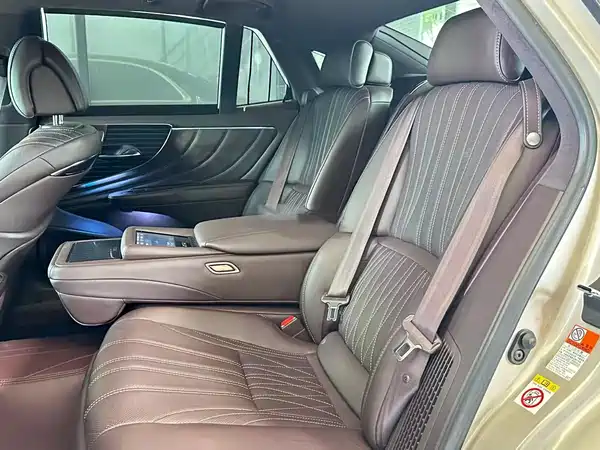 Lexus LS 2018