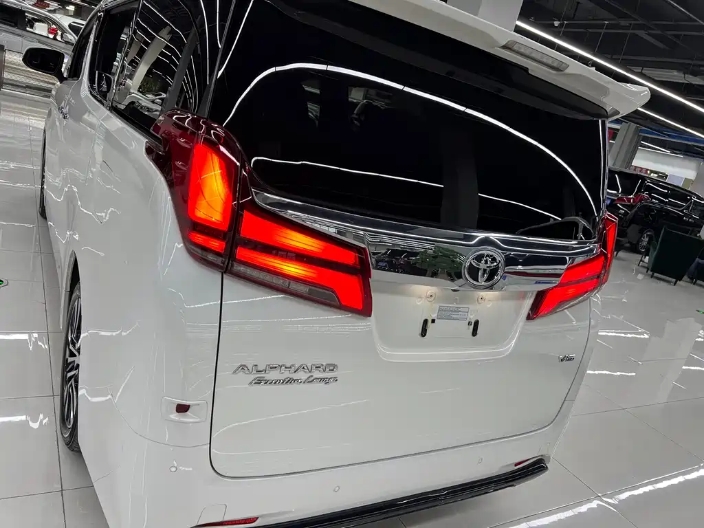 Toyota Alphard 2018 — фото 7