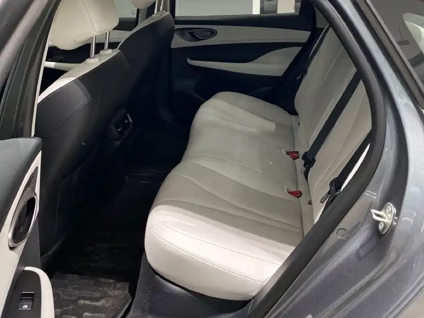 BYD Seal 05 DM-i 2025 — фото 11
