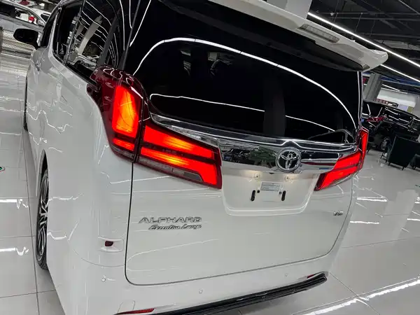 Toyota Alphard 2018
