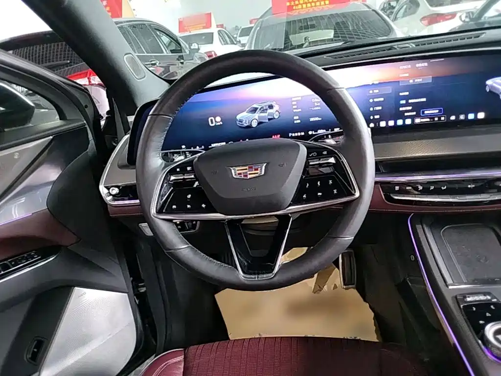 Cadillac XT5 2025 — фото 11