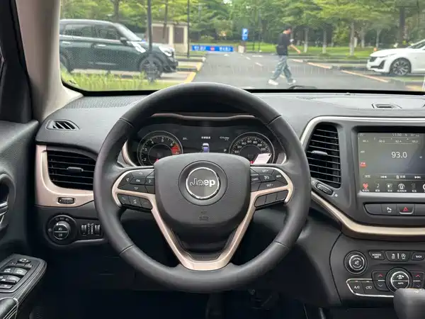 Jeep Cherokee 2018
