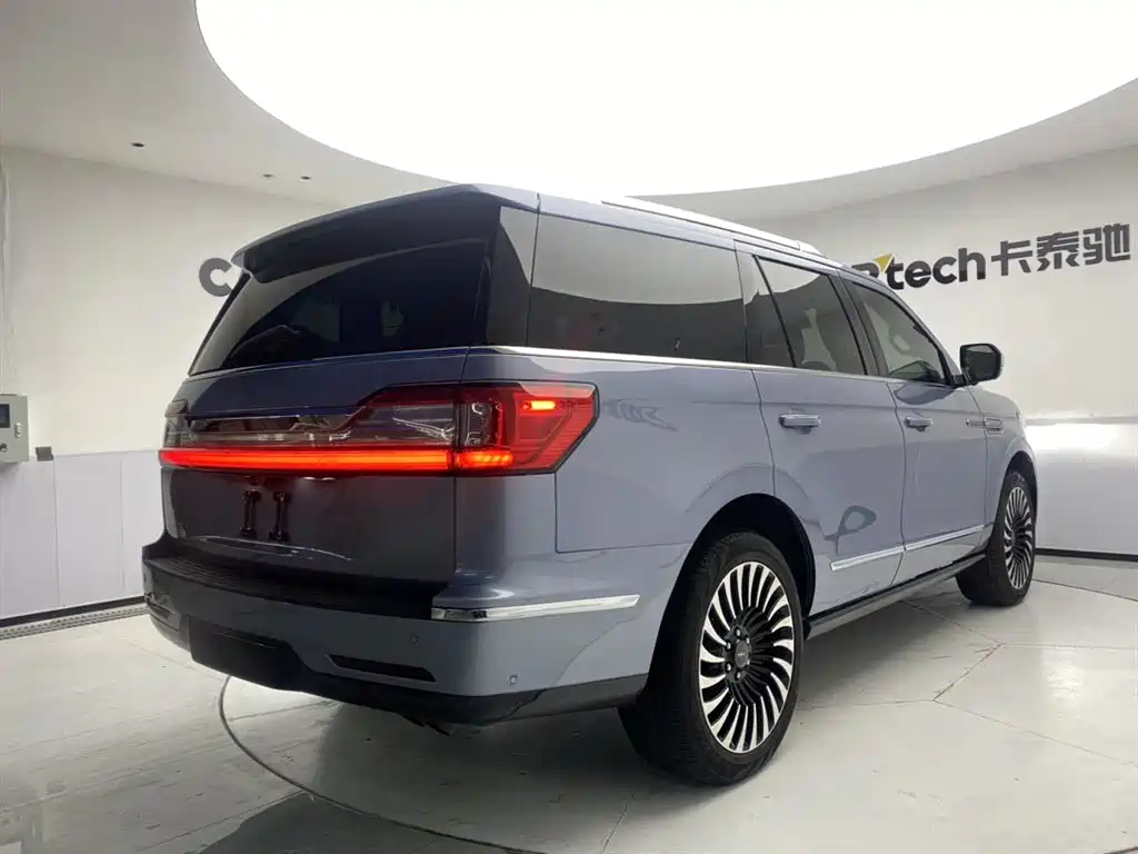 Lincoln Navigator 2023 — фото 5