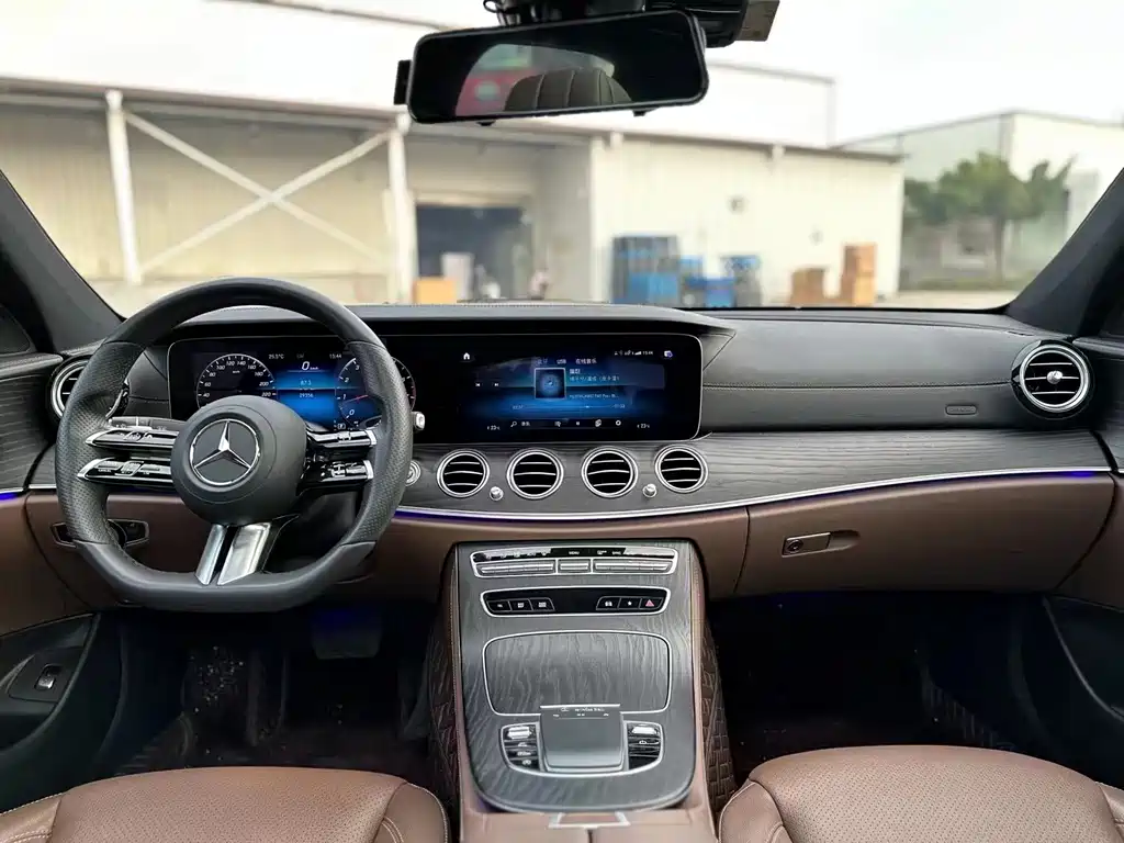 Mercedes-Benz E-Class 2022 — фото 9