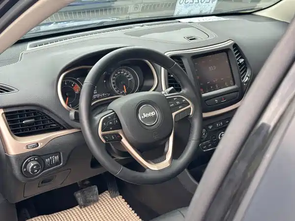 Jeep Cherokee 2018