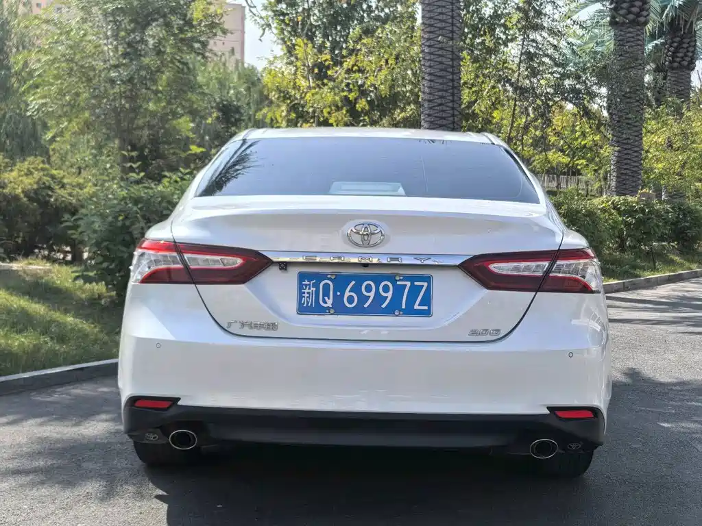 Toyota Camry 2021 — фото 8