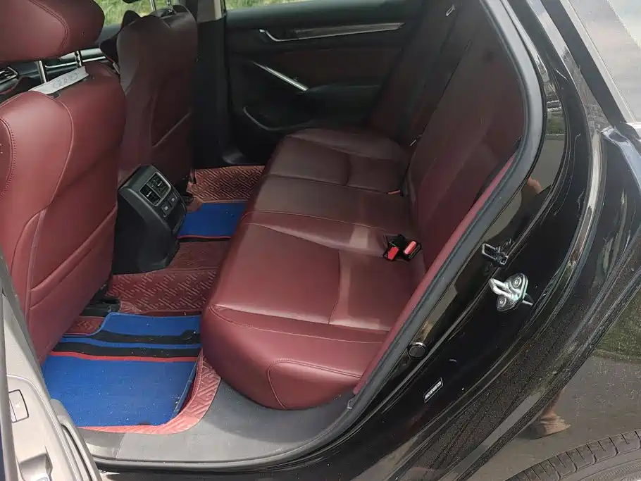 Honda Accord 2022 — фото 11