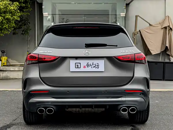Mercedes-Benz GLA AMG 2021