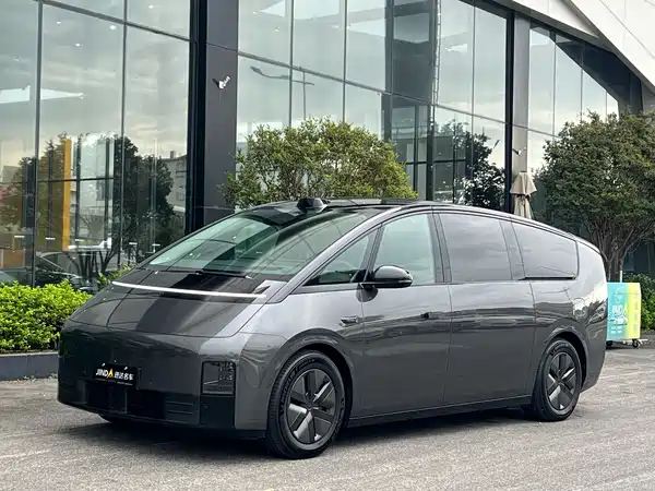 Li Auto MEGA 2024