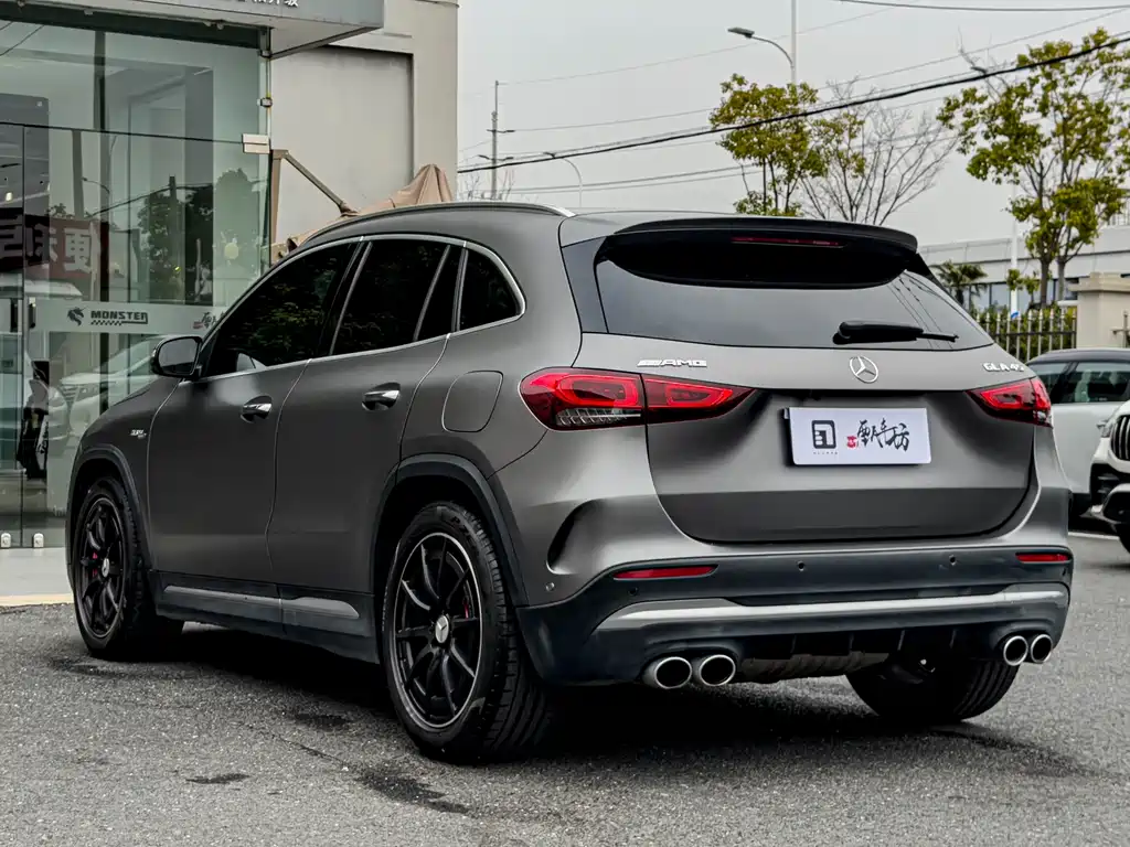 Mercedes-Benz GLA AMG 2023 — фото 9