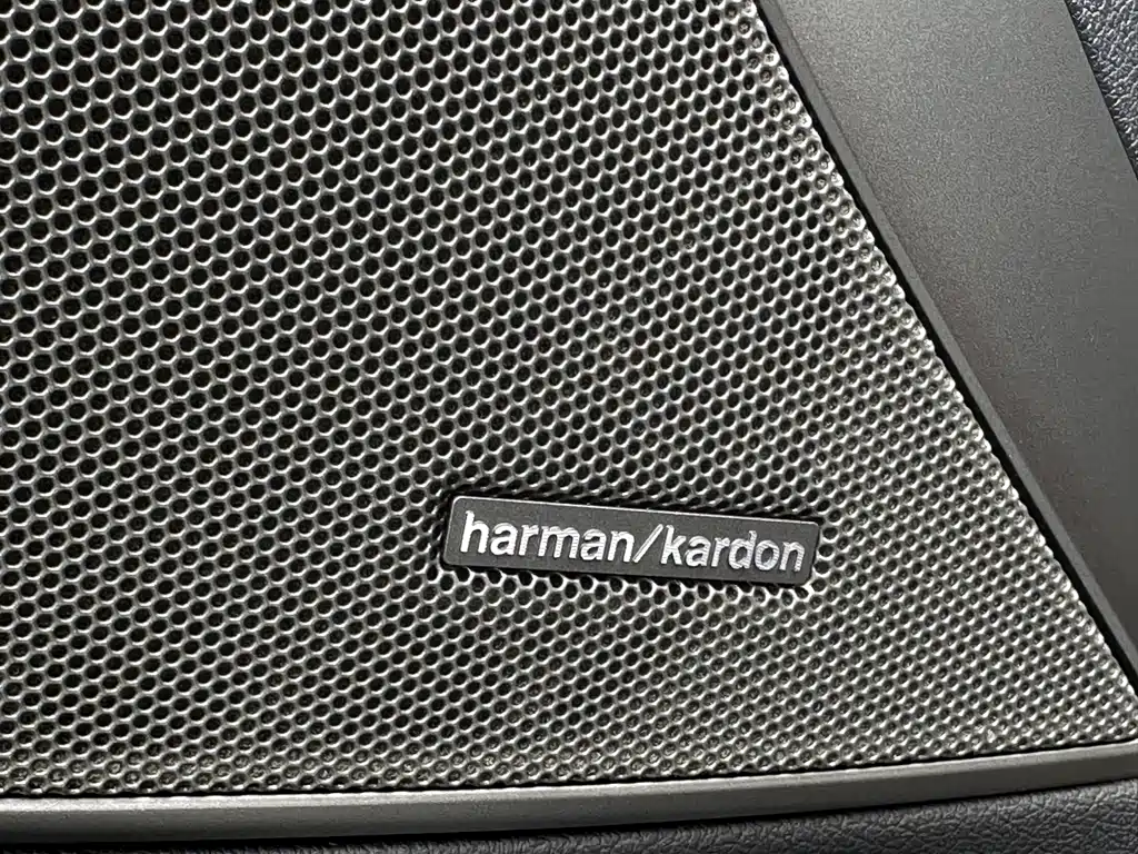BMW 3 Series 2021 — фото 19