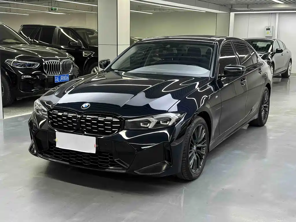 BMW 3 Series 2023 — фото 1