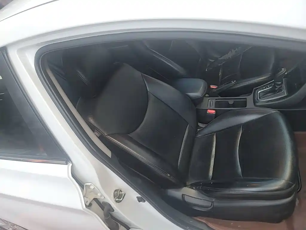 Hyundai Elantra Langdong 2016 — фото 25