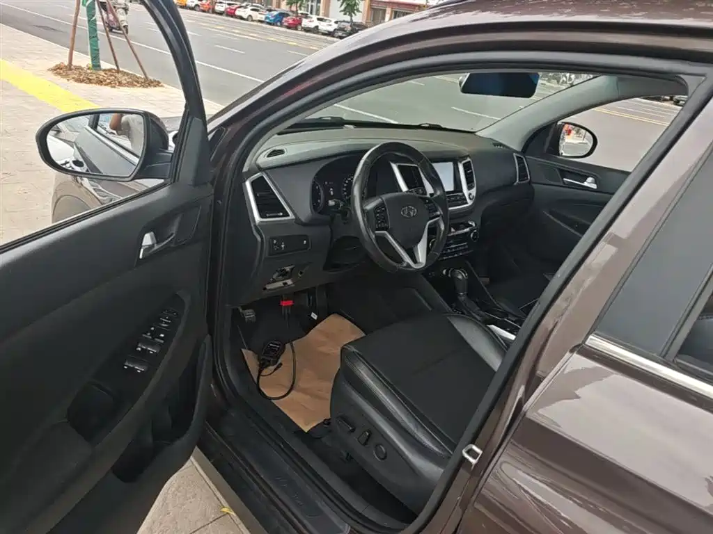 Hyundai Tucson 2017 — фото 16