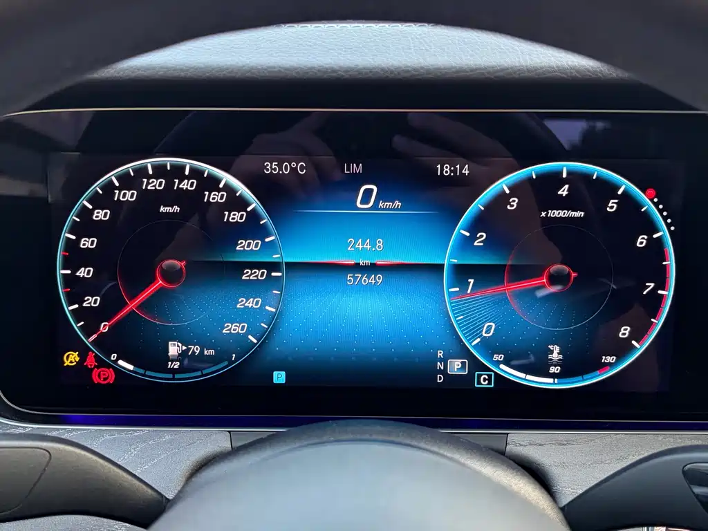 Mercedes-Benz E-Class 2022 — фото 18