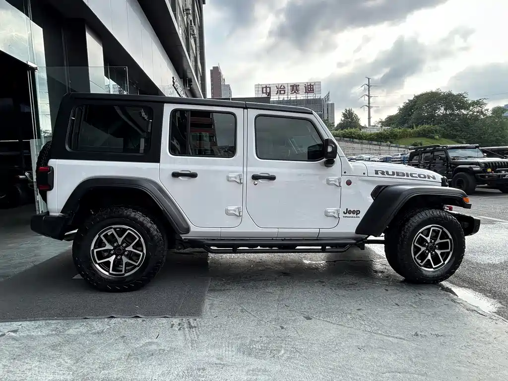 Jeep Wrangler 2023 — фото 13