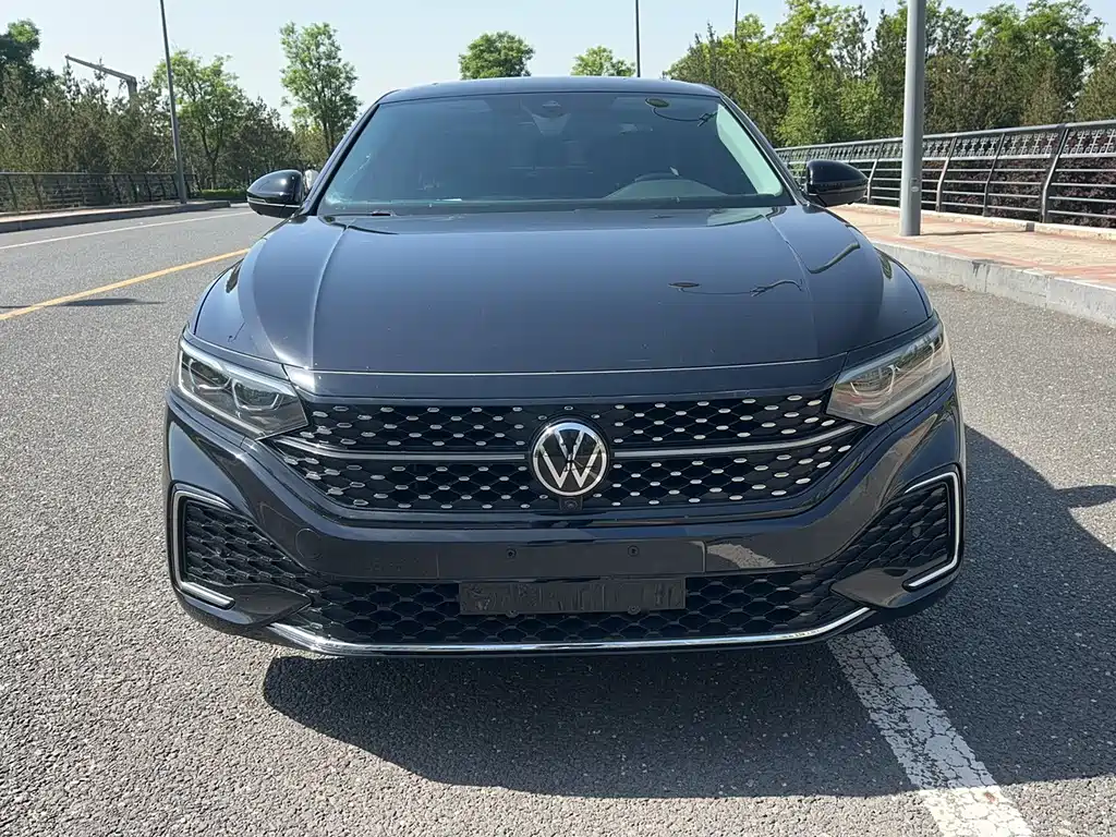 Volkswagen Passat 2023 — фото 4