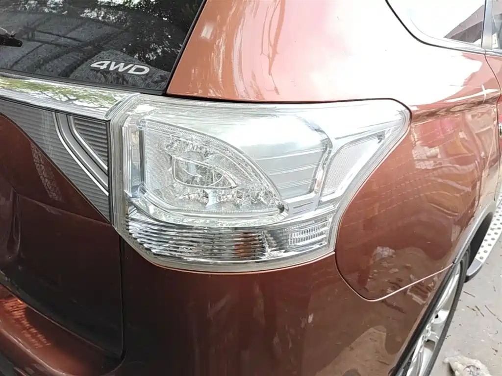 Mitsubishi Outlander 2015 — фото 8