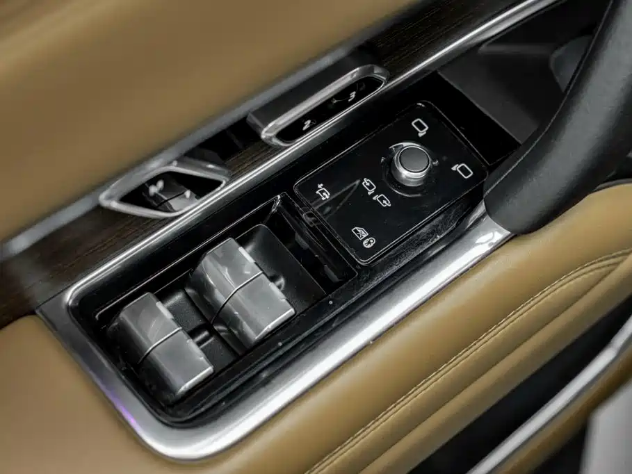Land Rover Range Rover 2023 — фото 15
