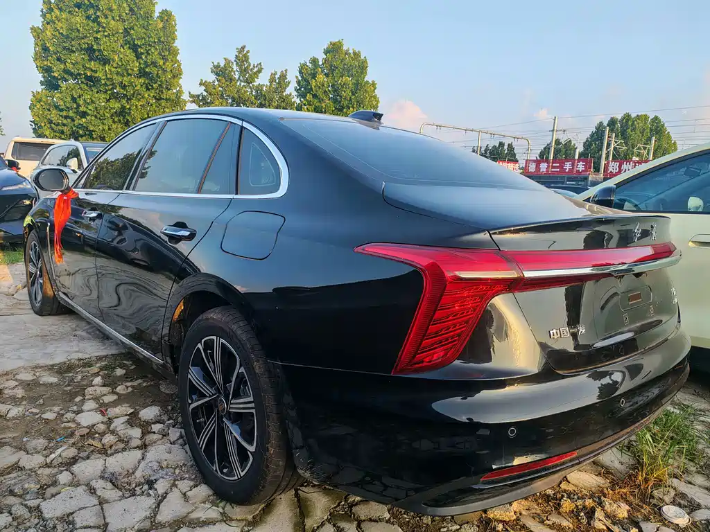 Hongqi H5 PHEV 2025 — фото 8