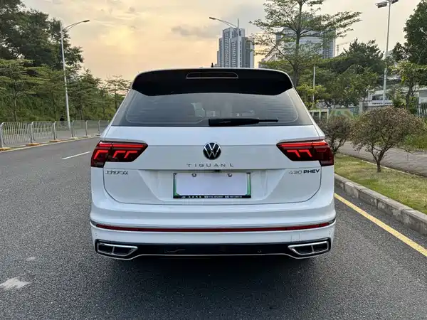 Volkswagen Tiguan L Plug-In Hybrid 2022