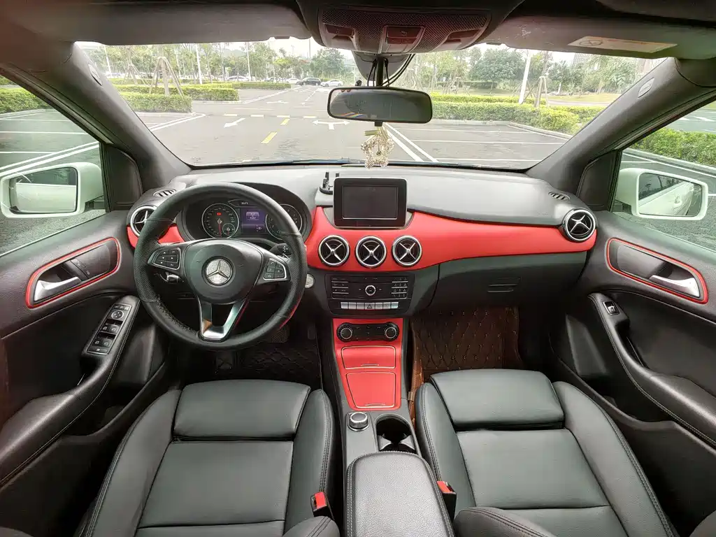 Mercedes-Benz B-Class 2017 — фото 11