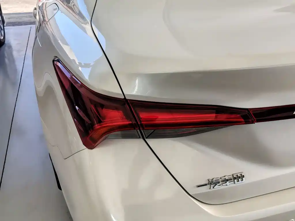Toyota Avalon 2023 — фото 11