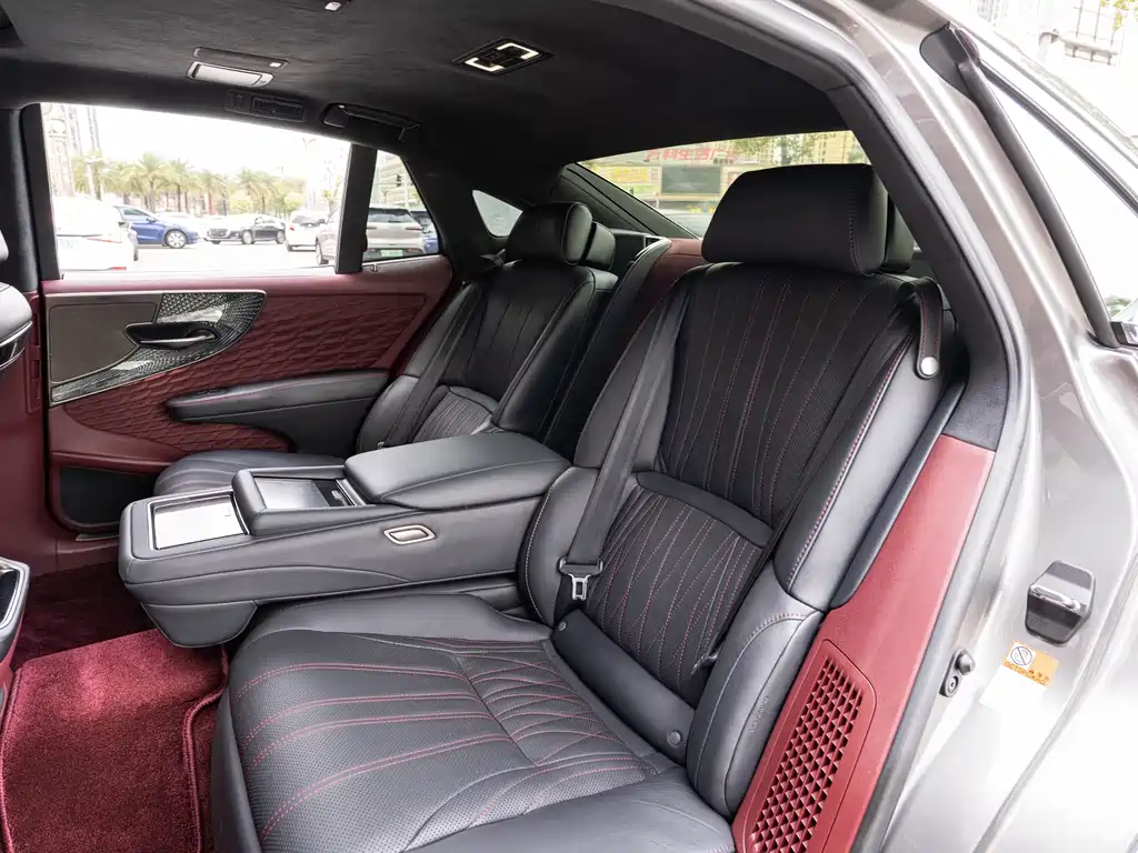Lexus LS 2021 — фото 12