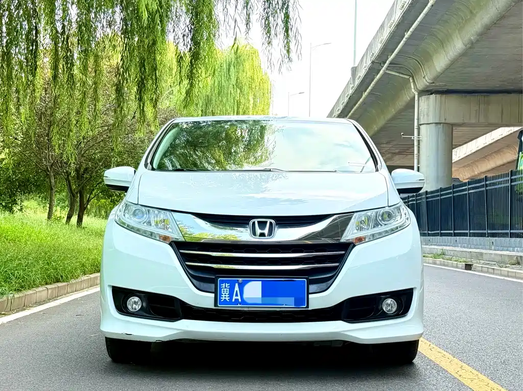 Honda Odyssey 2018 — фото 2