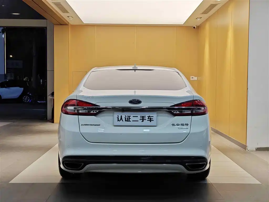Ford Mondeo 2017 — фото 29