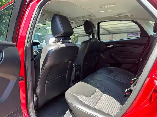 Ford Focus 2015