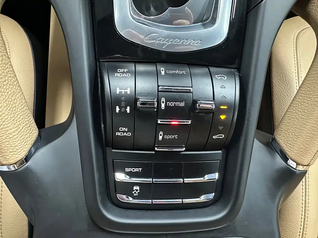 Porsche Cayenne 2014 — фото 14