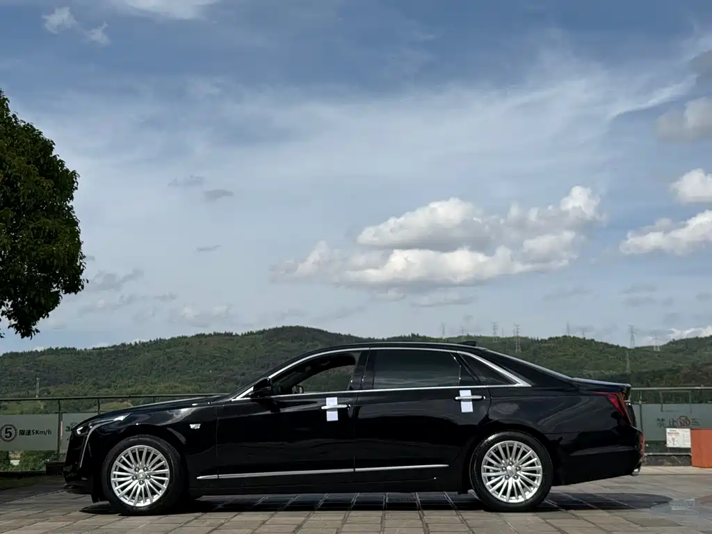 Cadillac CT6 2022 — фото 10