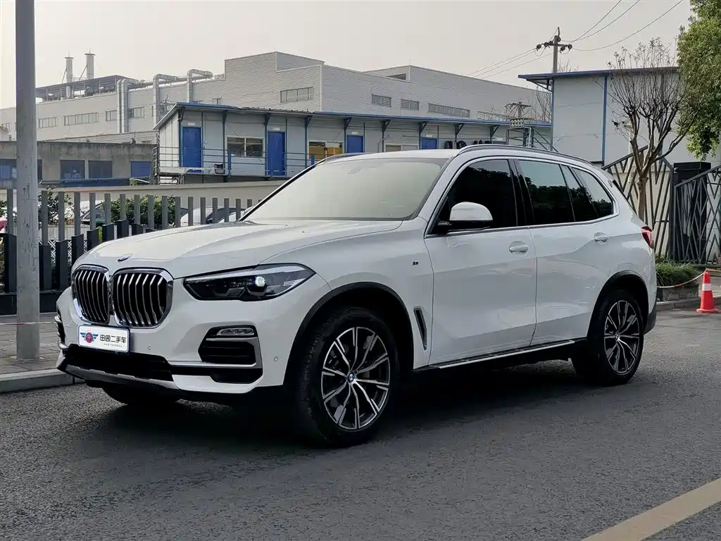 BMW X5 2020 — фото 1