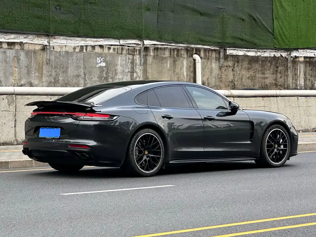 Porsche Panamera 2021 — фото 19