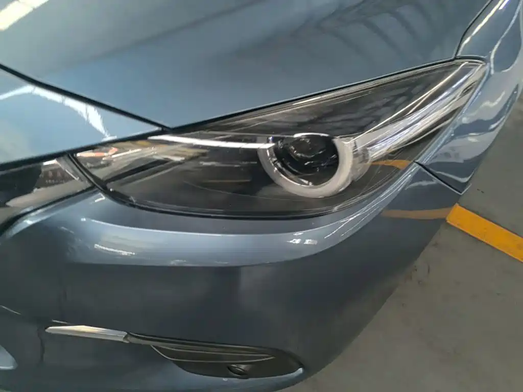 Mazda 3 Axela 2018 — фото 24