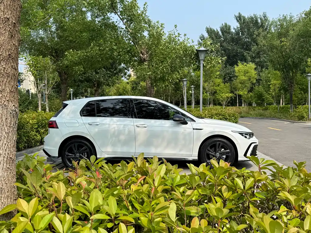 Volkswagen Golf 2023