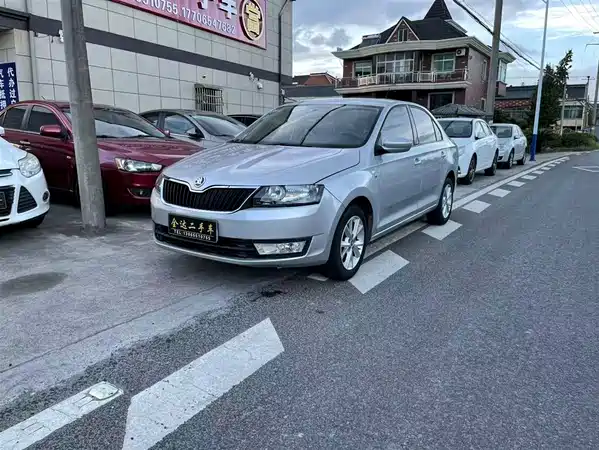 Skoda Rapid 2015