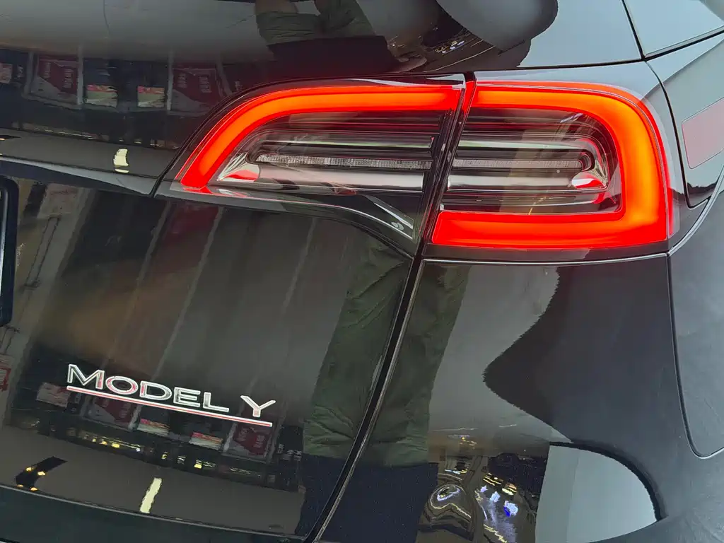Tesla Model Y 2022 — фото 14