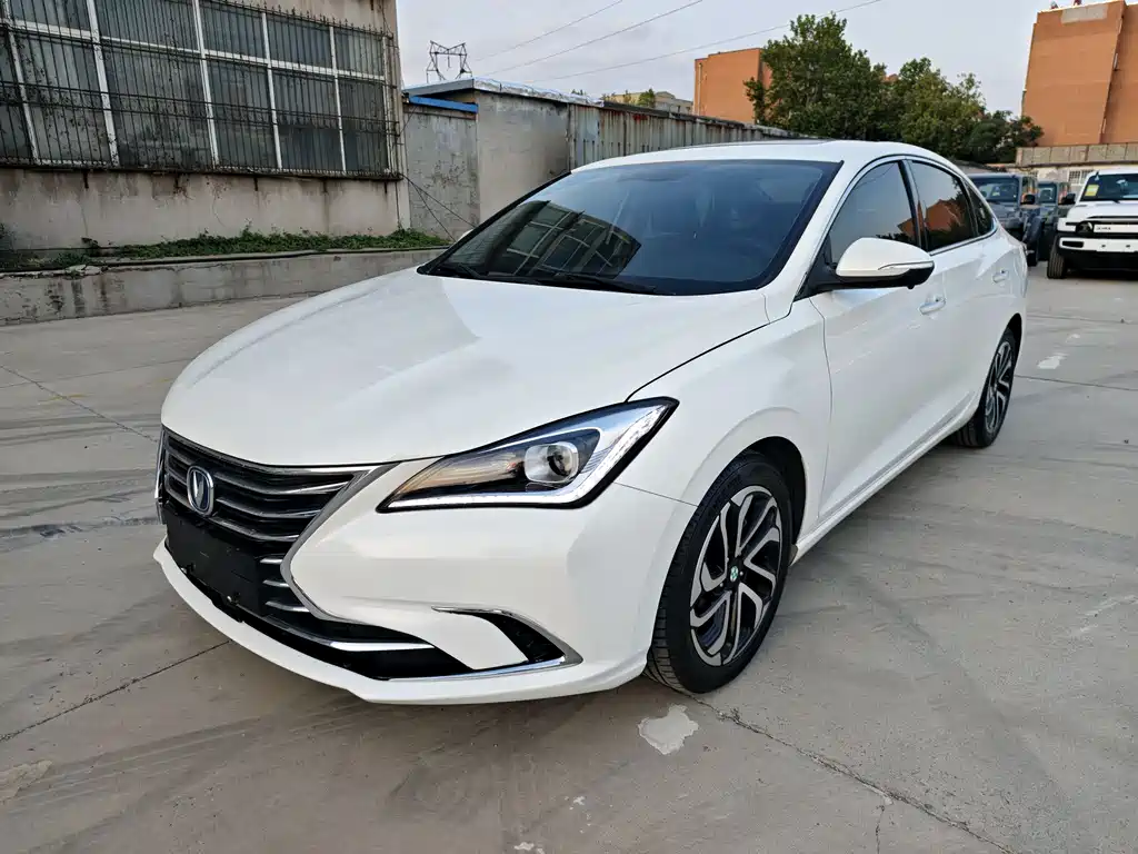 Changan Eado 2018 — фото 1